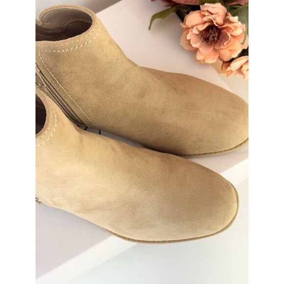 NEW LC LAUREN CONRAD BLOCK HEEL ANKLE BOOTS Women's Size 7.5 TAN FAUX SUEDE - Picture 14 of 15